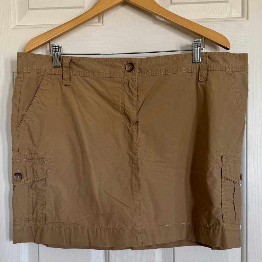 Lands End cargo skort